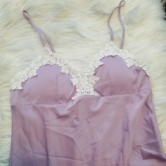 Satin gown delicate white lace against lilac satin. - Picture 2 of 2